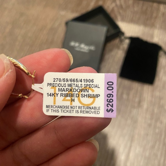 Macy’s 14K gold ribbed oval hoop earrings - Picture 3 of 5